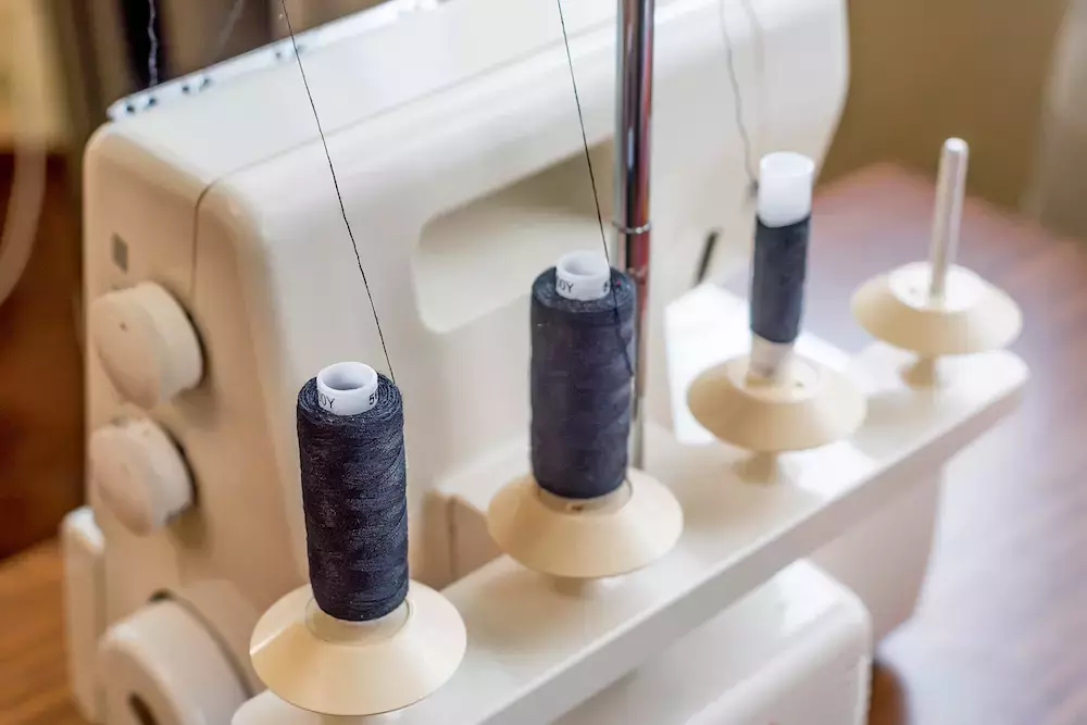 What is the Difference Between a Sewing Machine and a Serger