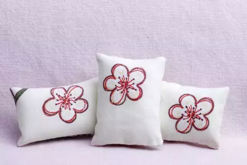 Make Your Own Pillow: Flower Edition