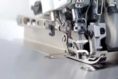 The Powerhouse Stitcher: A Guide to Choosing the Right Industrial Sewing Machine