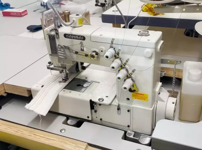 Kansai Special DLR-1502P 2 Needle Double Chainstitch Industrial Sewing Machine with Table and Servo Motor