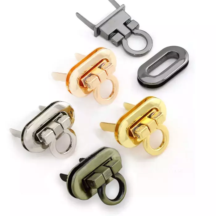 Oval Flip Lock Gold Oval Flip Lock Gold
