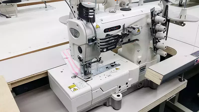 Kind of Flat Lock Sewing Machine Used in T-shirt Manufacturing